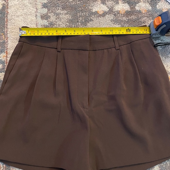 Aritzia Bundle (shirts, shorts, sweater) - Picture 5 of 16